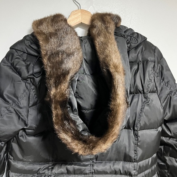 Laundry by Shelli Segal Black Down Puffer Jacket with Faux Fur Trim – Size M - Picture 8 of 14
